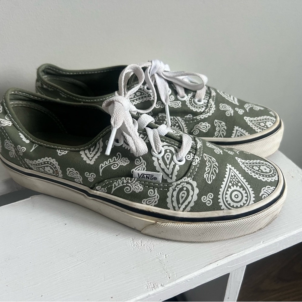 Vans Olive Paisley Canvas Shoes, Size 7.5